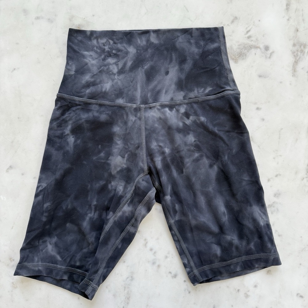 Lululemon Align Diamond Dye Pitch Black Grey Short Size 2 high rise Yoga Bike